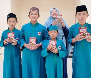 LAZ Swara Berkolaborasi dengan Rumah Zakat Tebarkan Lebih dari 1.000 Porsi Kebahagiaan ke Penjuru Kutim!
